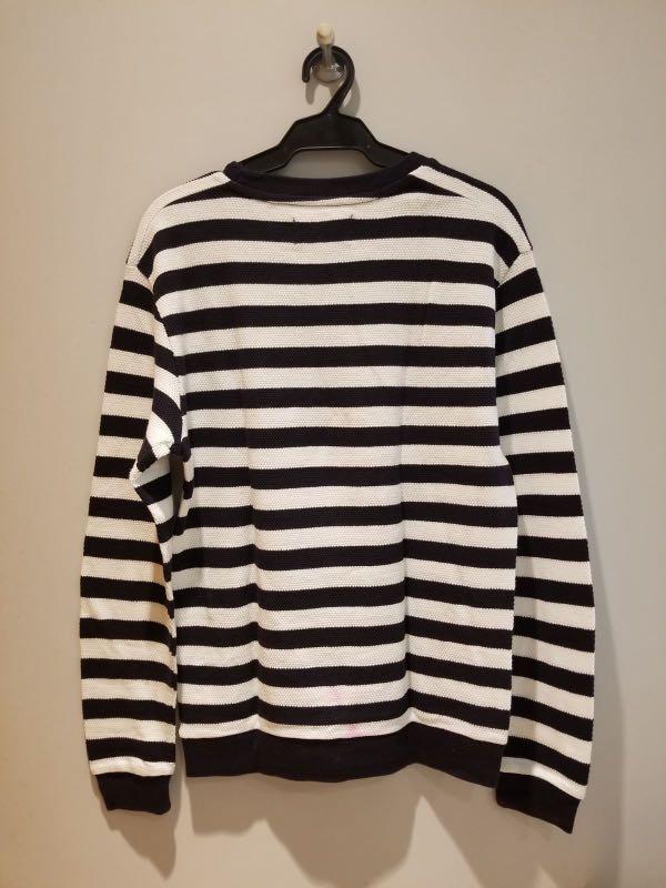 Zara man sweater shirt (Category: Tshirts & Polo Shirts ) located in Quezon City. Submitted by cyustore (Listing ID 1064218553, Image 3). Description: Good as new Never worn Guaranteed authentic Closet cleaning.