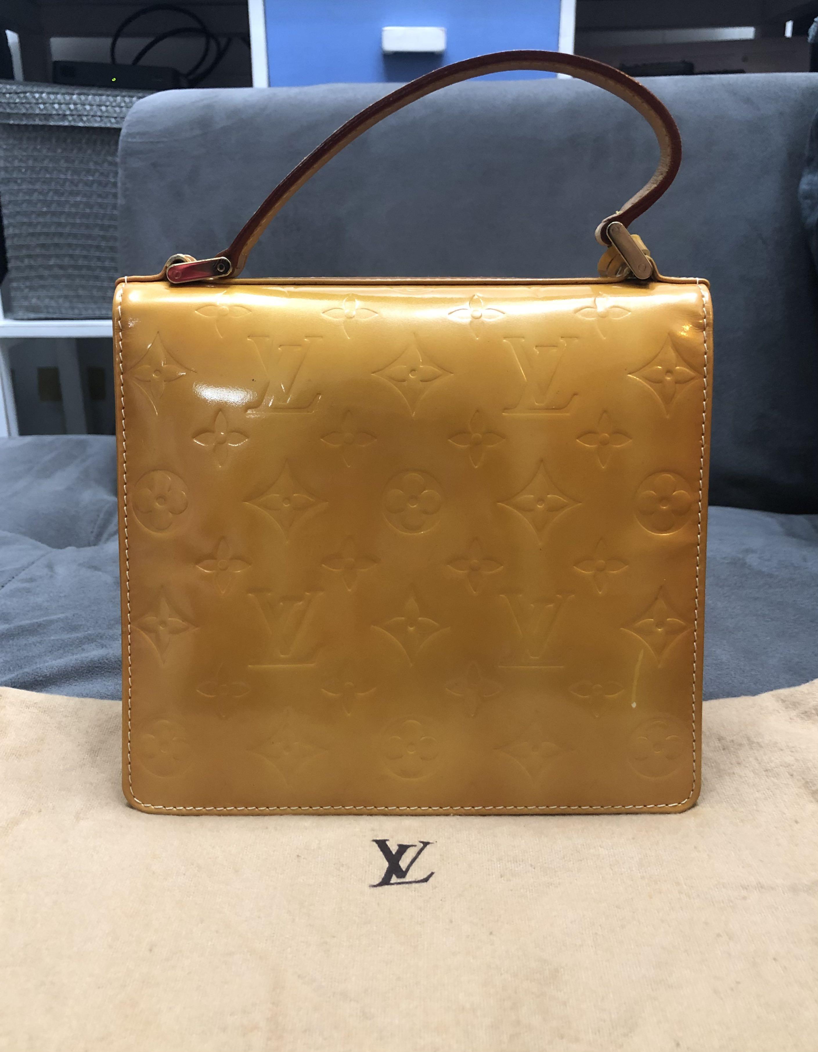 Spring street patent leather handbag Louis Vuitton Yellow in Patent leather  - 36083266