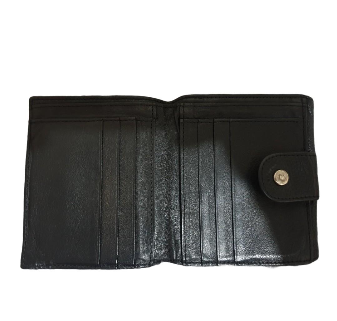 CHANEL Vintage Caviar Leather Small Wallet (Category: Luxury Bags & Wallets) located in Bulacan. Submitted by shopyourstyleph (Listing ID 1064628388, Image 3). Description: 💯 Guaranteed Authentic Gently used. Well Loved. 💕 RANK A Made in Italy.