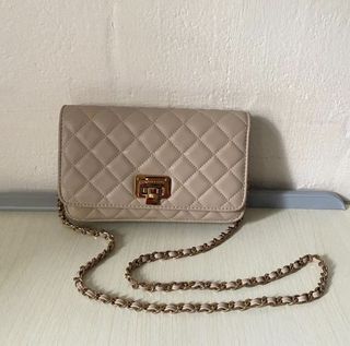 (Category: ) located in . Submitted by stitchies (Listing ID 1064618729, Image 1). Description: .