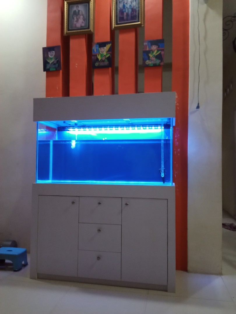 Custom Kabinet Tutup Aquarium Perabotan Rumah Di Carousell Model tutup aquarium minimalis