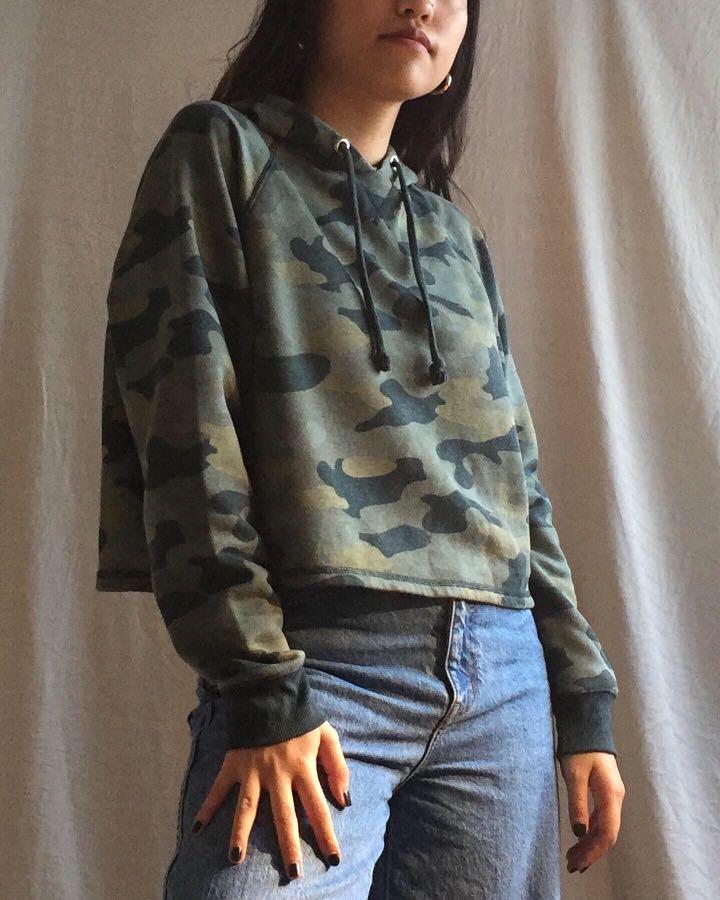 H&M Divided Girls Camo Camouflage Cropped Hoodie Top Sweatshirt Sz XS 12 13  14