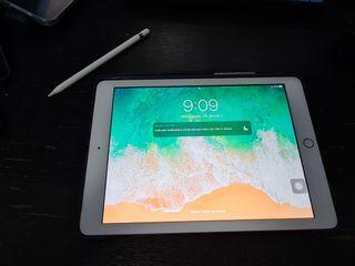 iPad 6th Gen 128GB WiFi only + Apple pencil + Logitech BT KB
