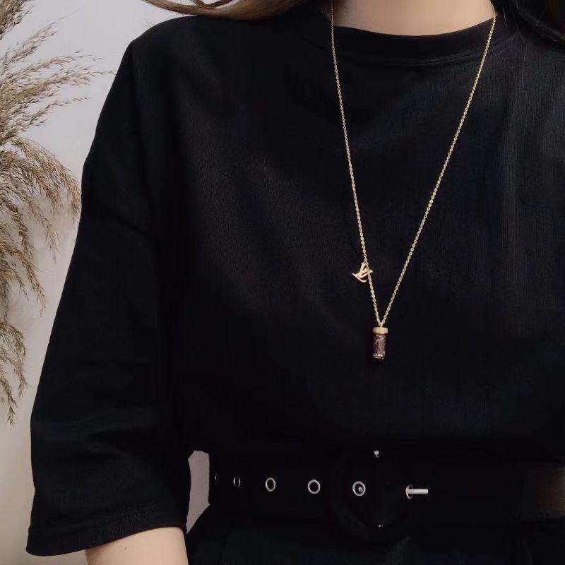 Louise Vuitton necklace (preorder japan 🇯🇵 ) (Category: Luxury Accessories) located in Angeles City. Submitted by gogo.sparkle (Listing ID 1064458585, Image 3). Description: Very elegant Great quality .