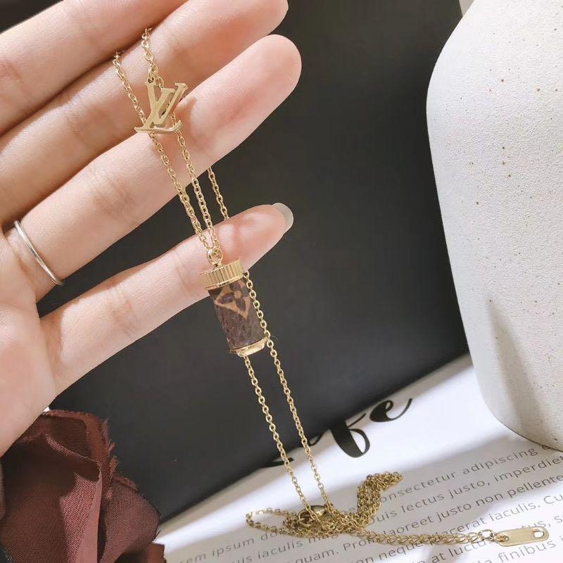 Louise Vuitton necklace (preorder japan 🇯🇵 ) (Category: Luxury Accessories) located in Angeles City. Submitted by gogo.sparkle (Listing ID 1064458585, Image 2). Description: Very elegant Great quality .