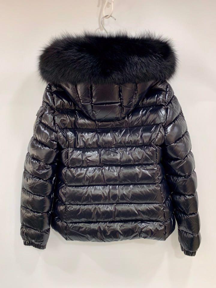 Moncler badyfur 2 10280 Carousell
