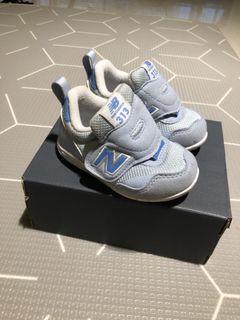 New balance shoes