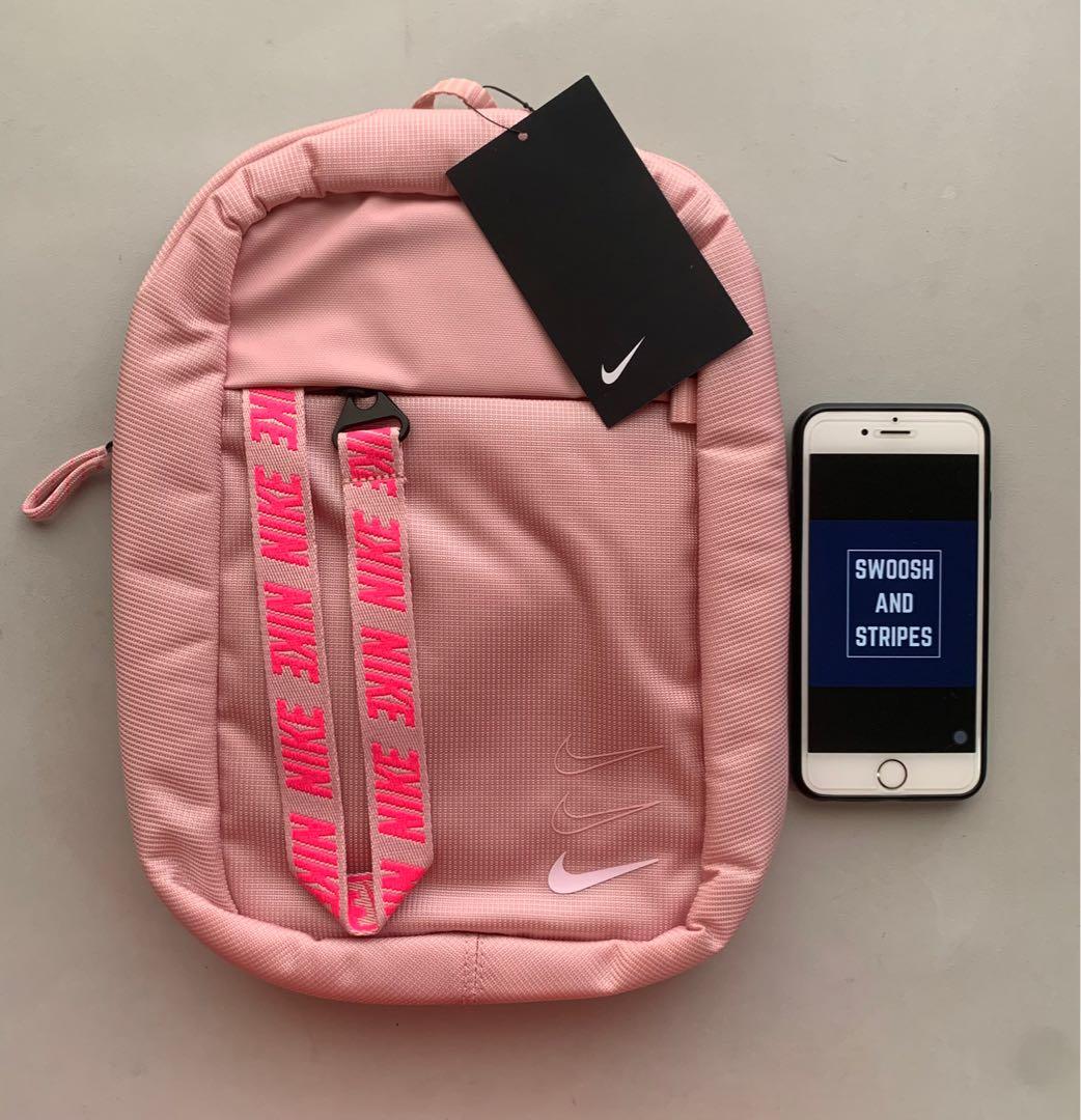 Pink nike best sale fanny pack