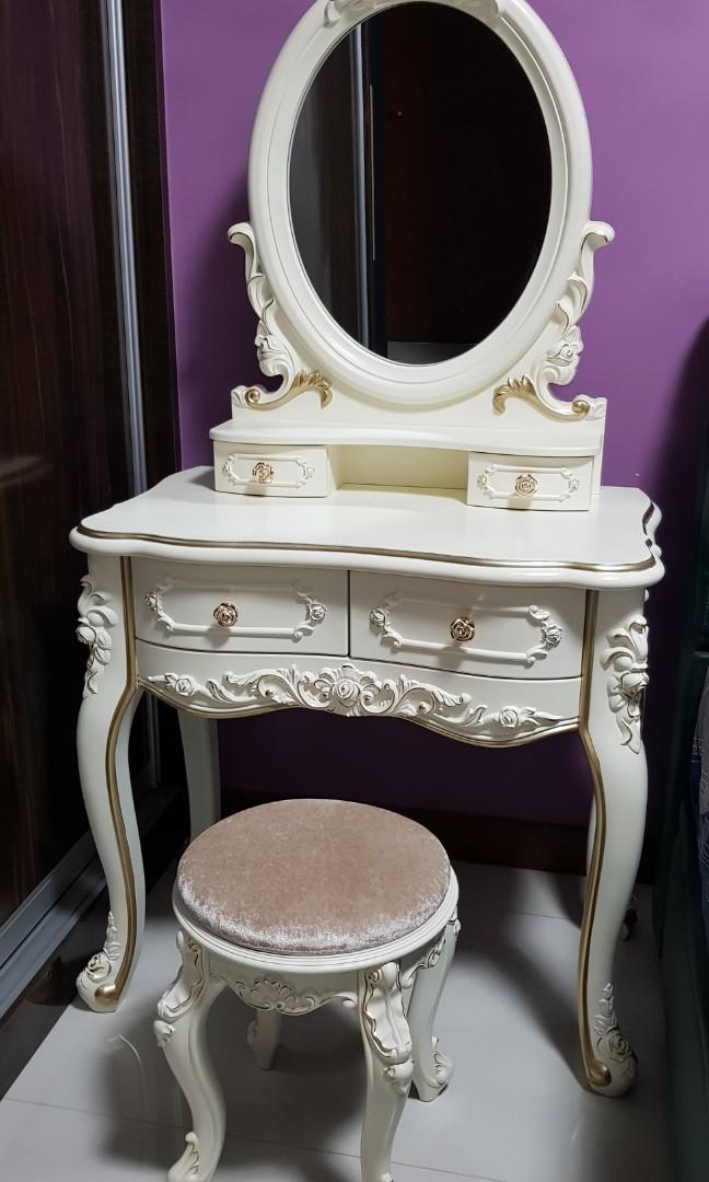 Preloved sales dressing table