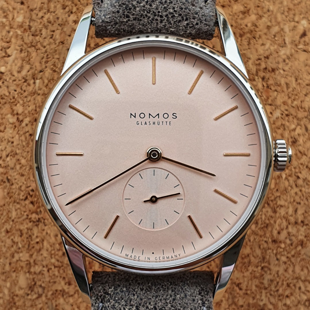 Nomos 352 top