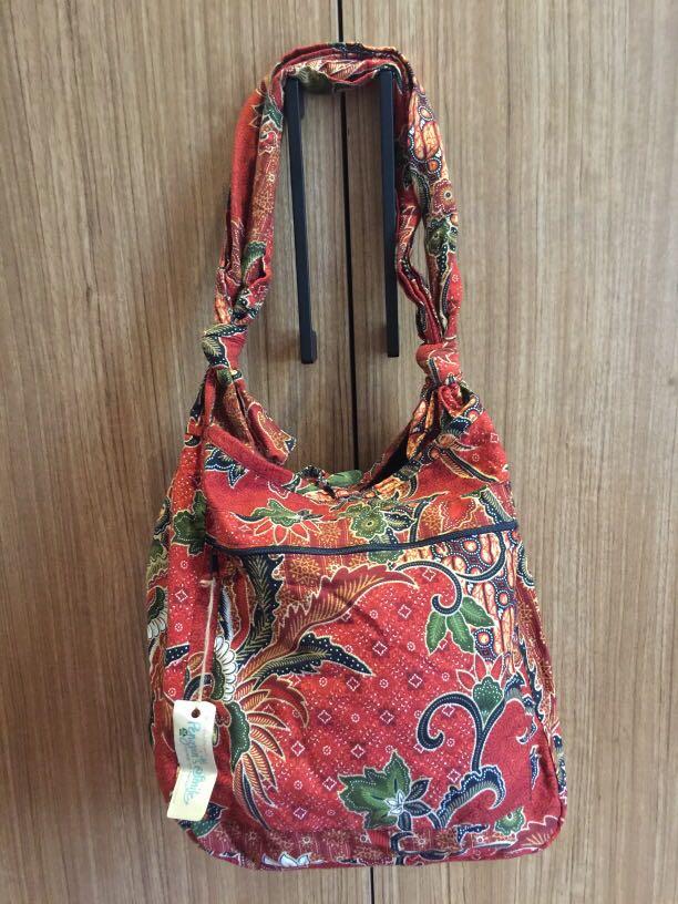 Thai Batik Reversible Cloth Bag (Category: Beach Bags) located in Quezon City. Submitted by njoy888 (Listing ID 1064449042, Image 2). Description: Thai Batik Reversible Cloth Bag Brand New with Tag with adjustable shoulder strap Large Inner zip pocket Ribbon top enclosure.