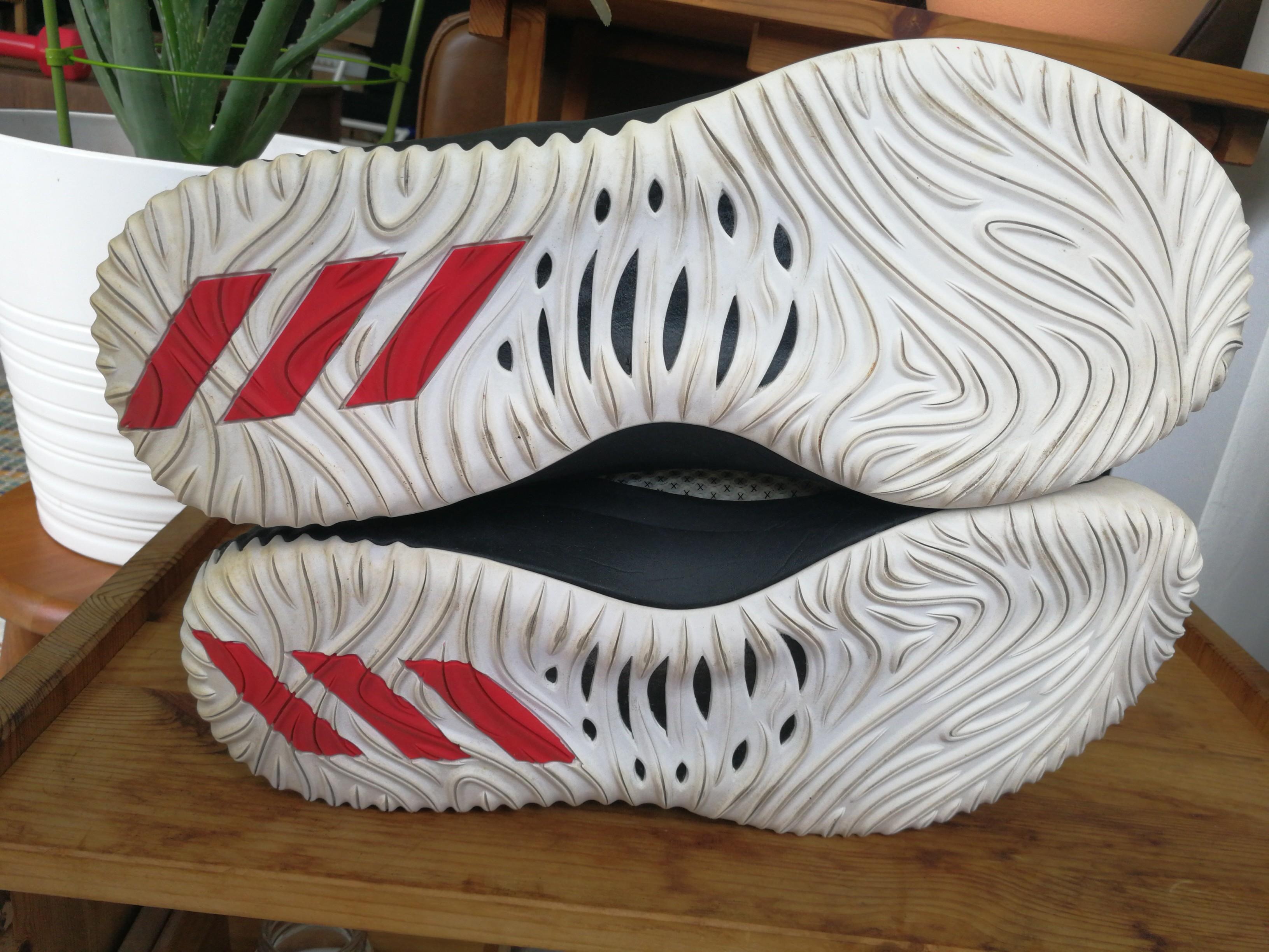 Dame 2 sales basketball shoes