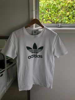 Adidas top