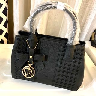 (Category: ) located in . Submitted by prettylilthings05 (Listing ID 1064807584, Image 1). Description: .