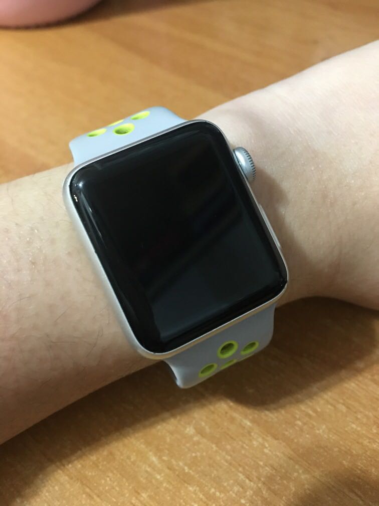 Parametre nabo Modtager Apple Watch Series 2 38mm Nike+ GPS, 手提電話, 智能穿戴裝置及智能手錶- Carousell