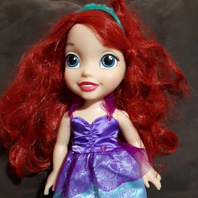 Ariel doll (Category: Figurines & Statues) located in Makati City. Submitted by adventuresofjujucloset (Listing ID 1064863904, Image 2). Description: Very Good used condition. Like new! Super nice in actual. :).