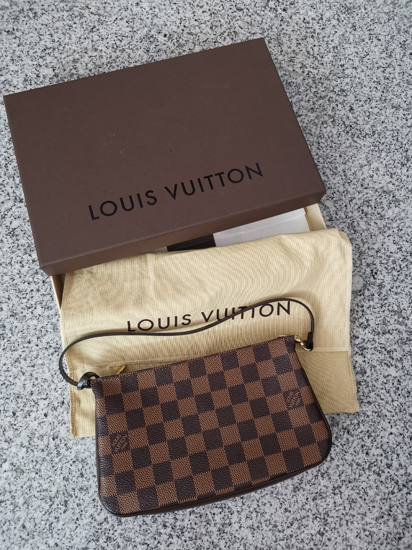 Fresh off the DHL truck! Preloved Pochette Accessoires NM in DE from   ☺️ : r/Louisvuitton