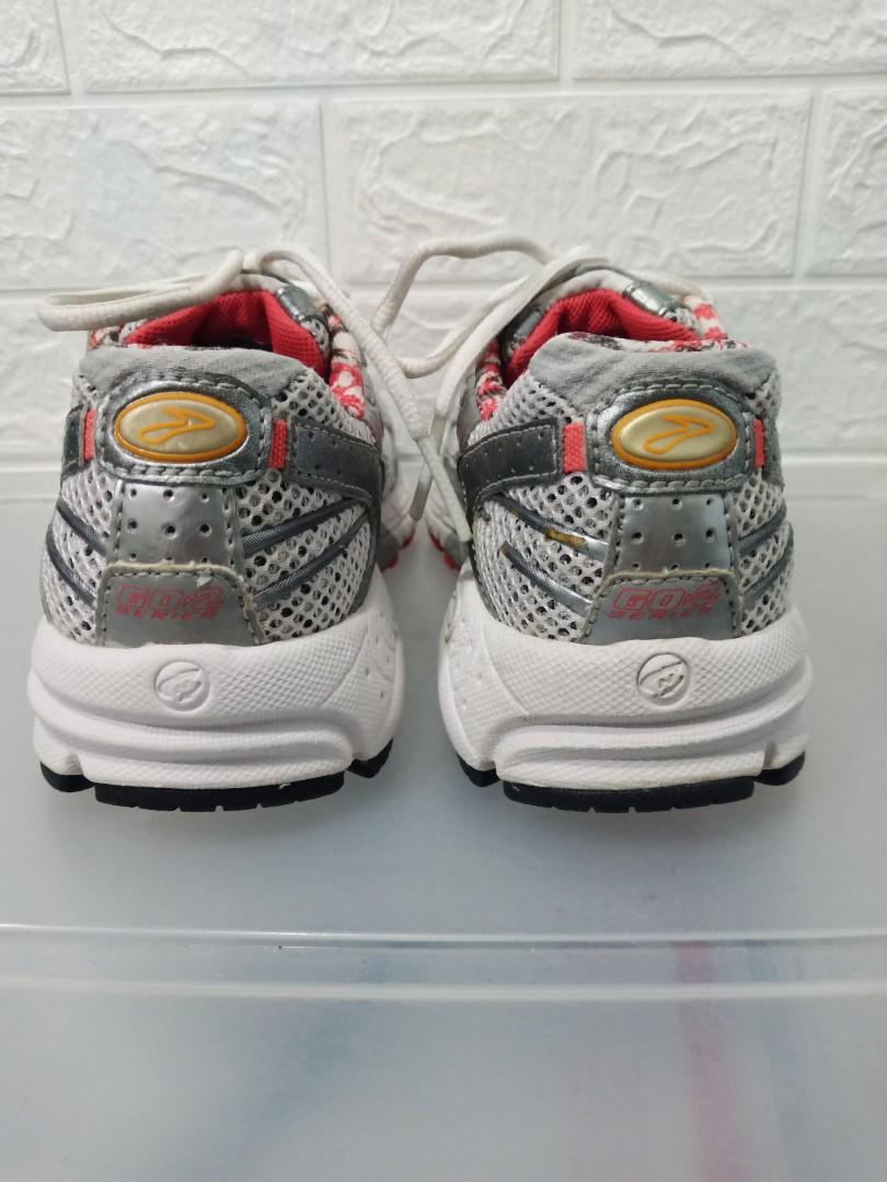 Brooks go2 series hotsell