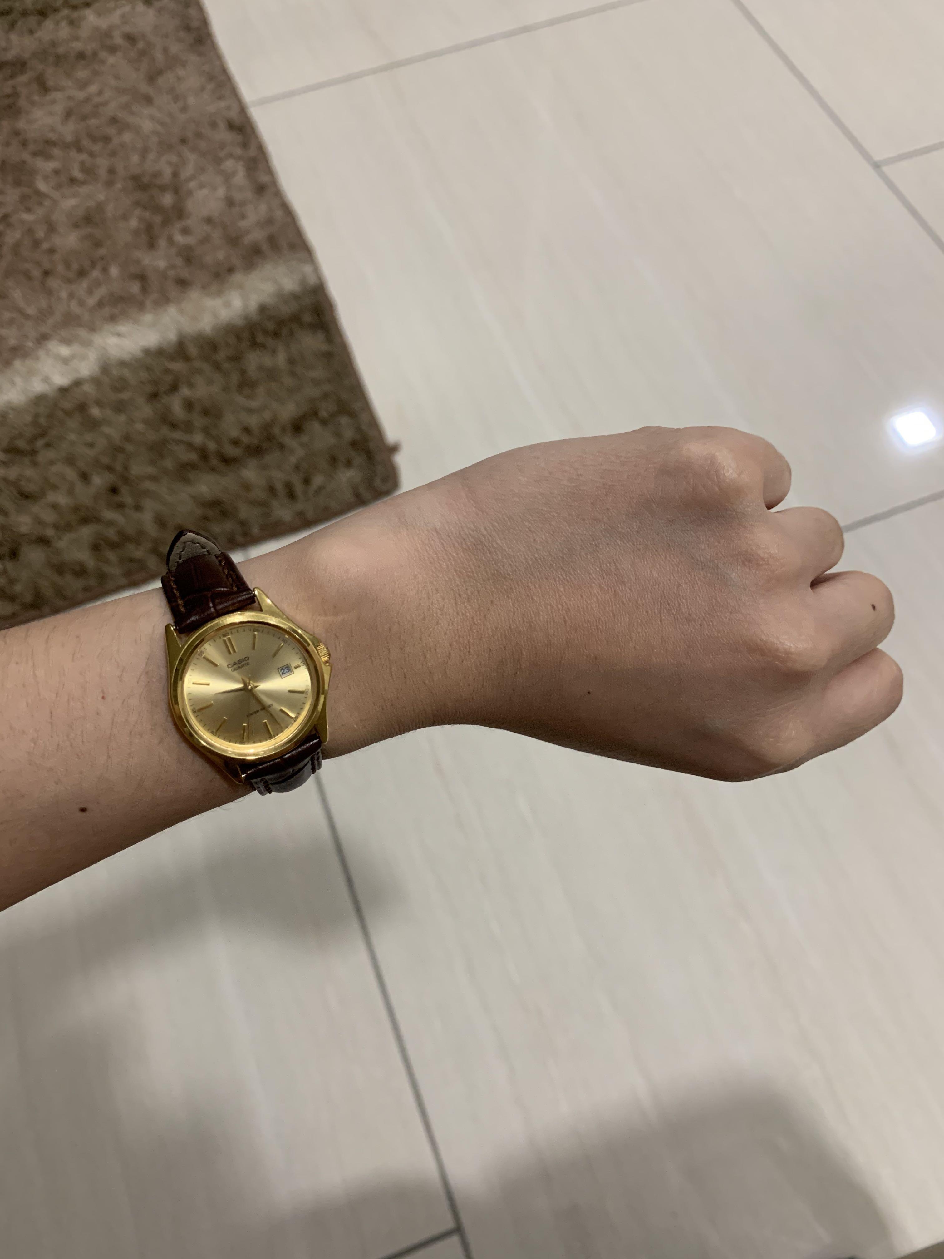 Casio vintage sales analogue watch