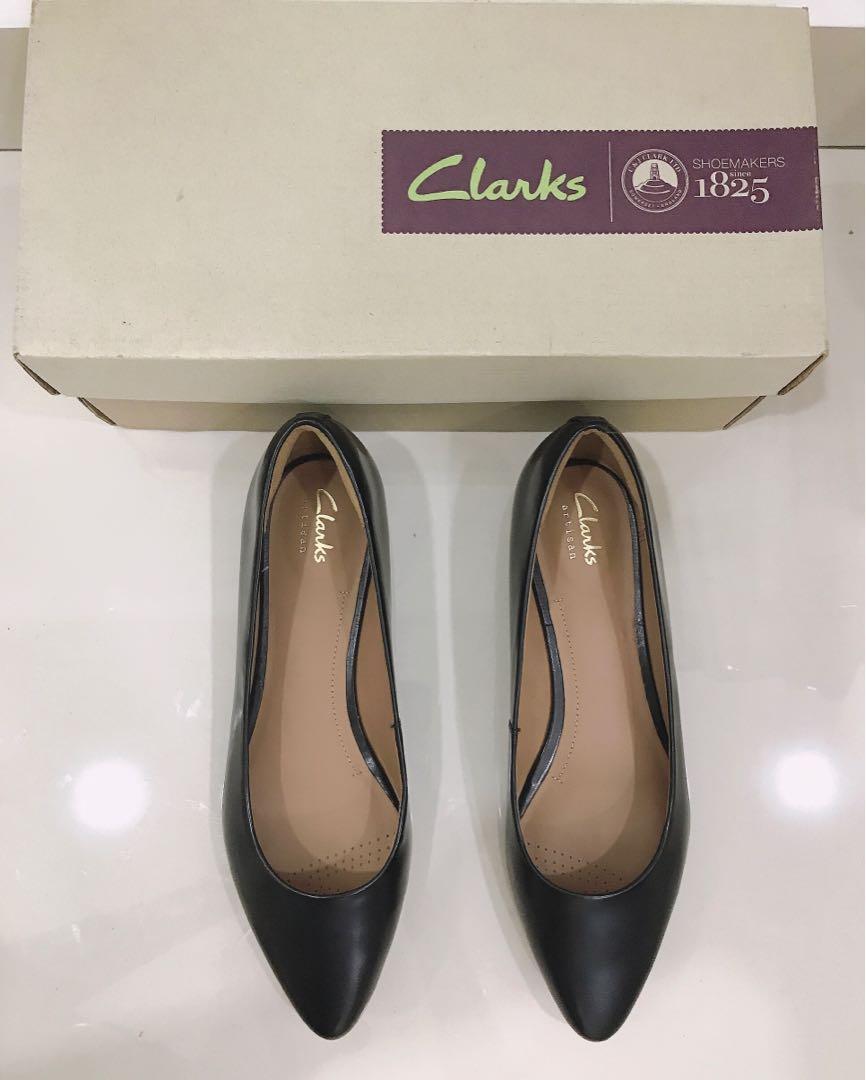 Clarks corabeth abby black leather, Women's Fashion, Shoes on Carousell