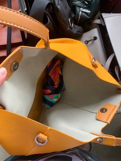 (Category: ) located in . Submitted by amber.zx (Listing ID 1064817219, Image 1). Description: .