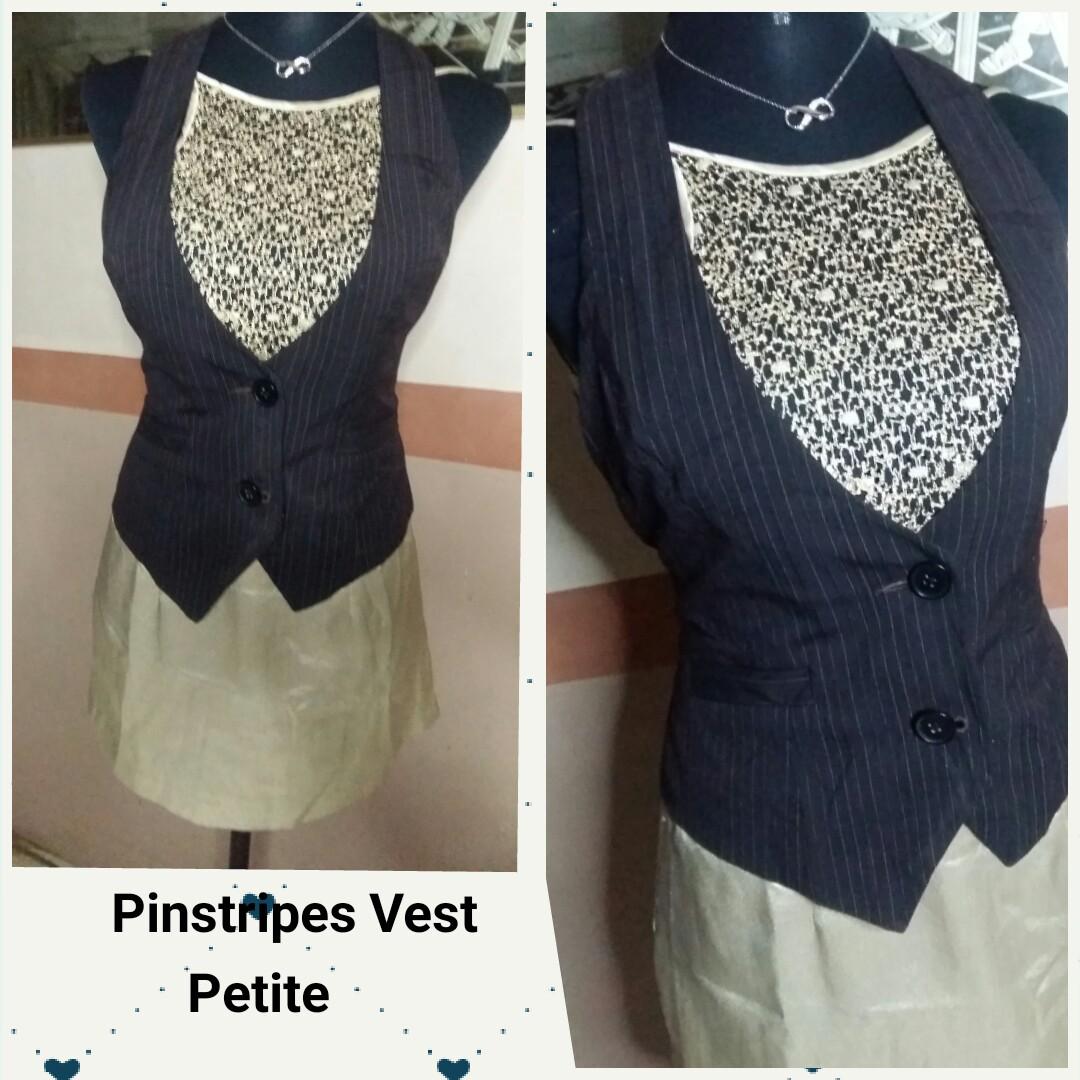 Express Design Studio Petite Vest, Women's Fashion, Coats, Jackets and  Outerwear on Carousell