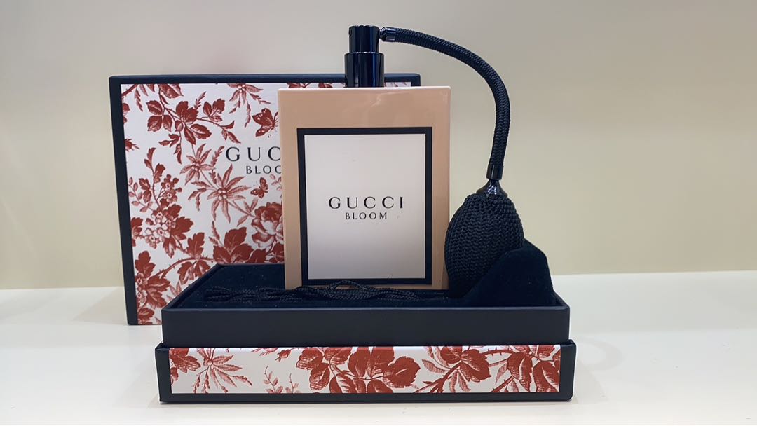 perfume with vintage pump
