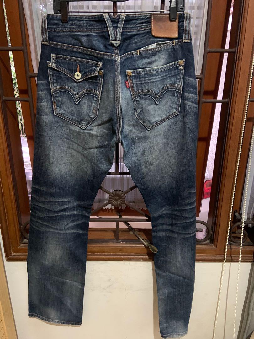 Levi S Jeans Red Tab Original Fesyen Pria Pakaian Bawahan Di Carousell