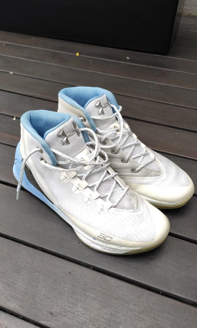 mens basketball shoes size 10