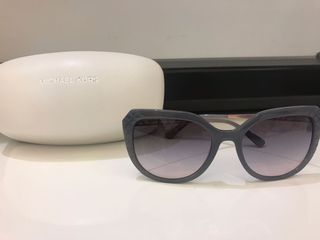 （分類：）位於 。 由 floramie 提交（商品編號 1064763140，圖片 1）。簡介： 。