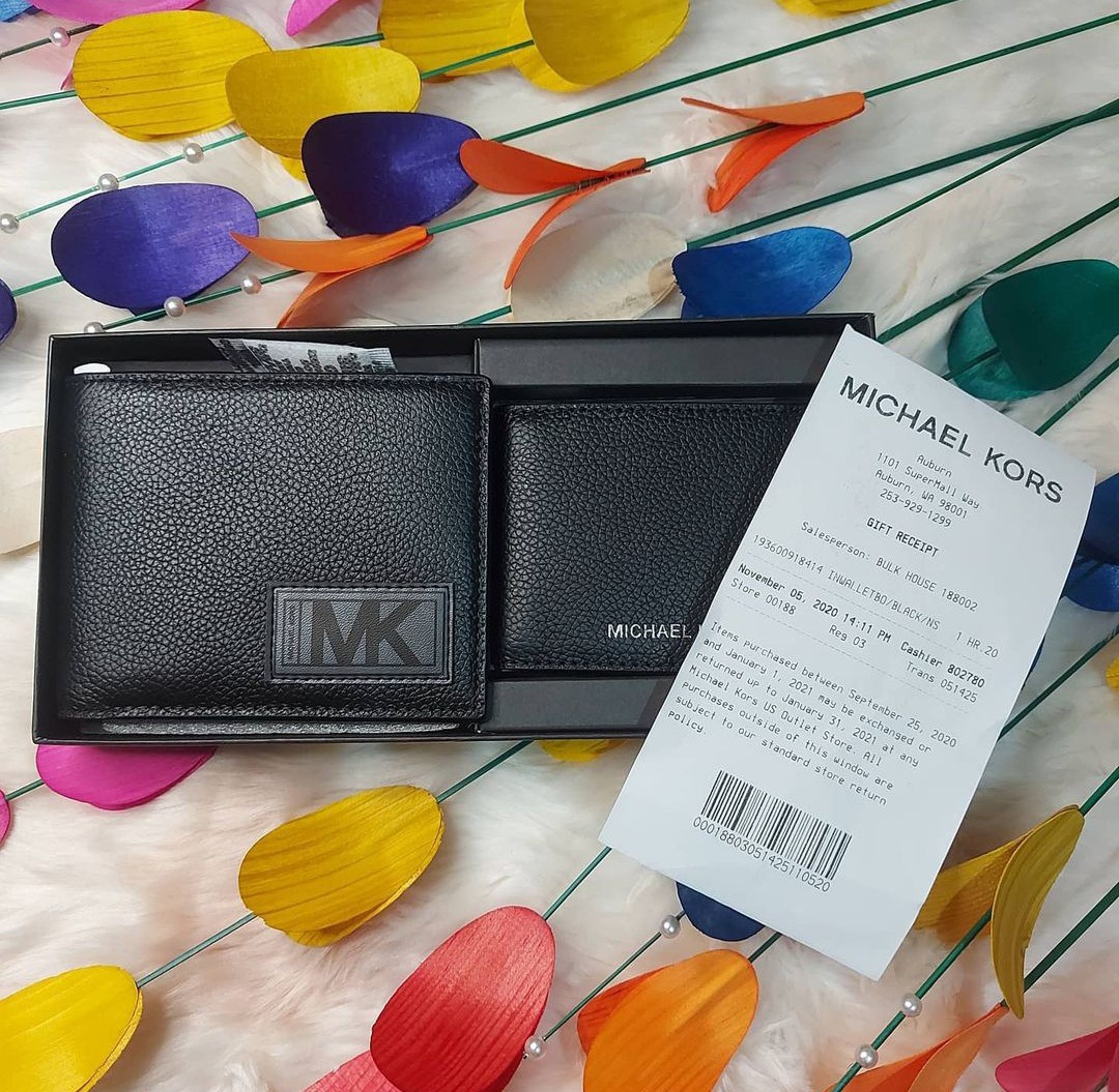 Michael Kors Mens Wallet, Men's Fashion, Watches & Accessories, Wallets &  Card Holders on Carousell