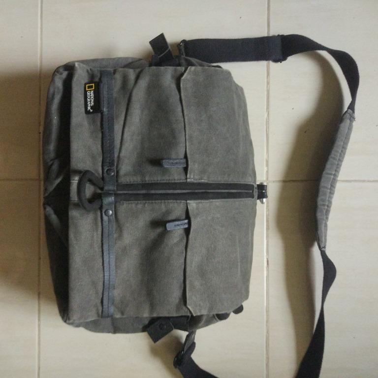national geographic medium satchel (Category: Camera Bags & Carriers) located in Pasay City. Submitted by denimdude.ph (Listing ID 1064677458, Image 1). Description: .