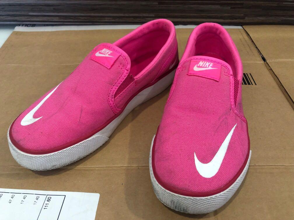 nike pink sneakers