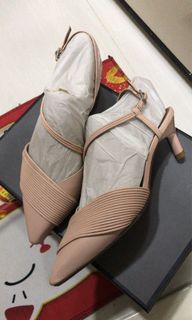 (Category: ) located in . Submitted by damselle.co (Listing ID 1064653580, Image 1). Description: .