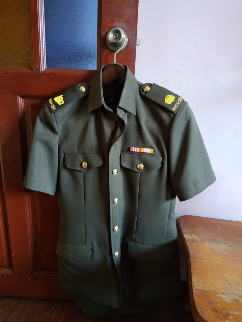 Bush shop jacket uniform