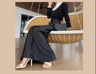 (Category: ) located in . Submitted by ezzatywardrobe (Listing ID 1064824350, Image 1). Description: .