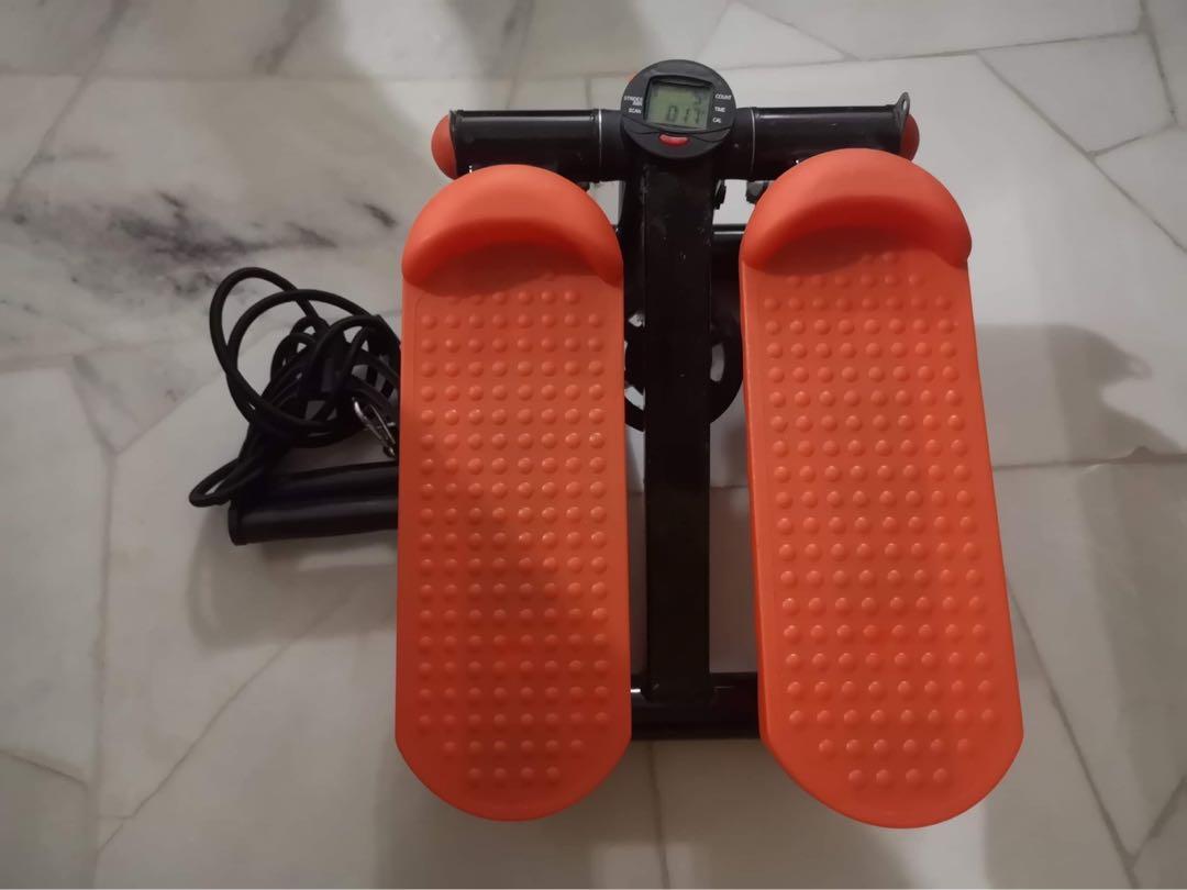 Step machine (Category: Cardio & Fitness Machines) located in Kuala Lumpur. Submitted by shleong1 (Listing ID 1064648890, Image 1). Description: .