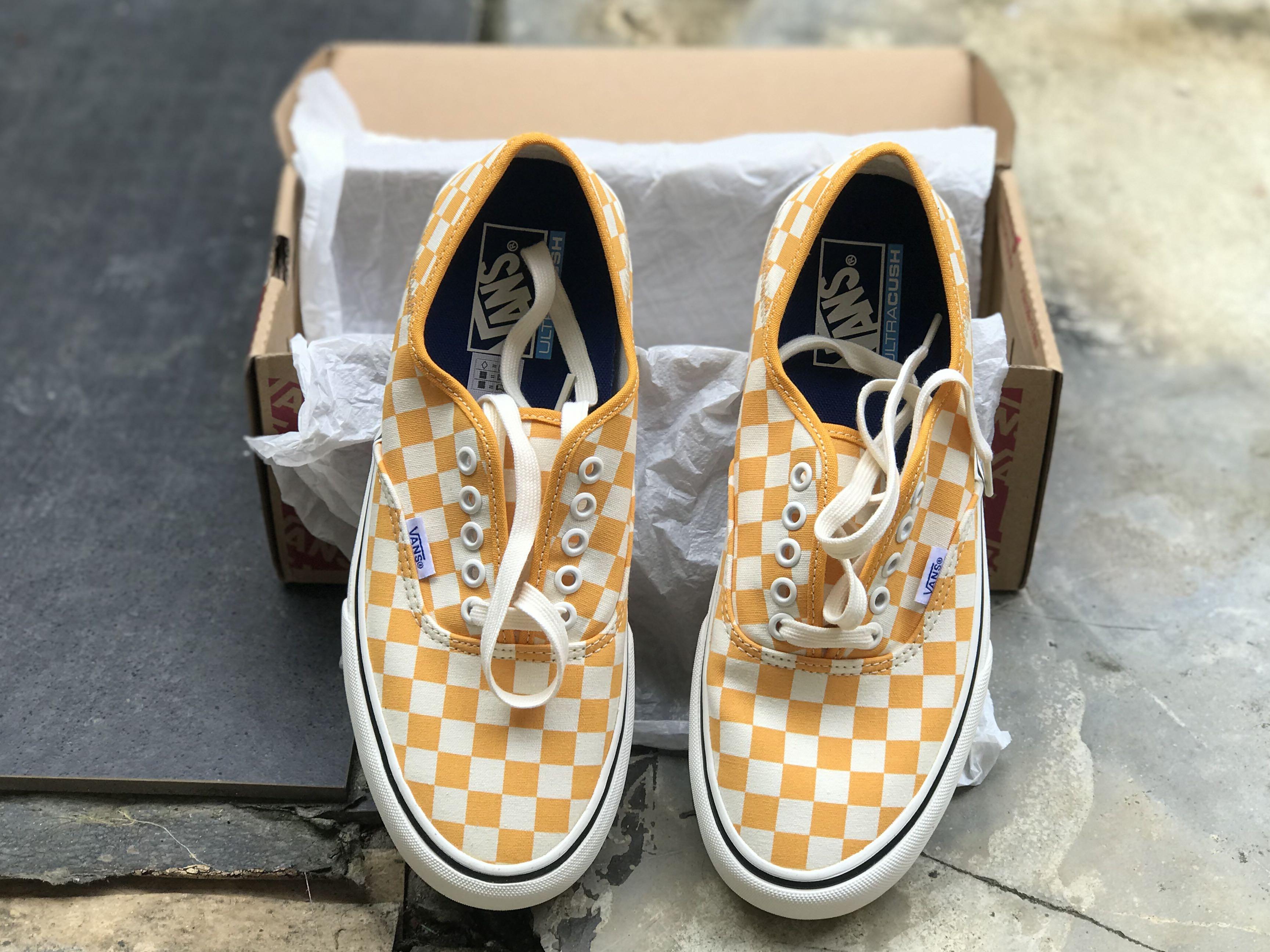 vans authentic checkerboard marshmallow