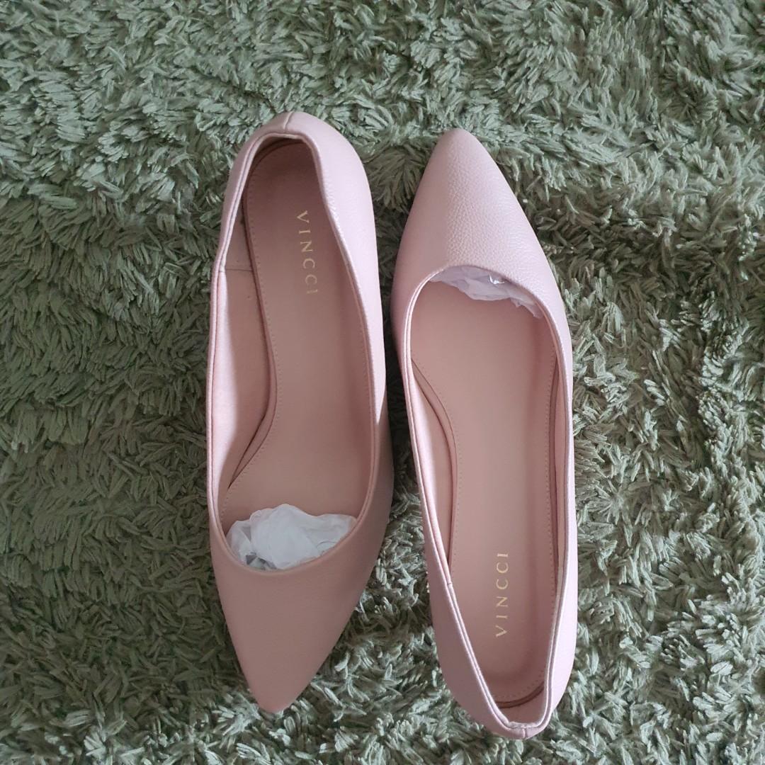 Pink shoes hotsell womens heels