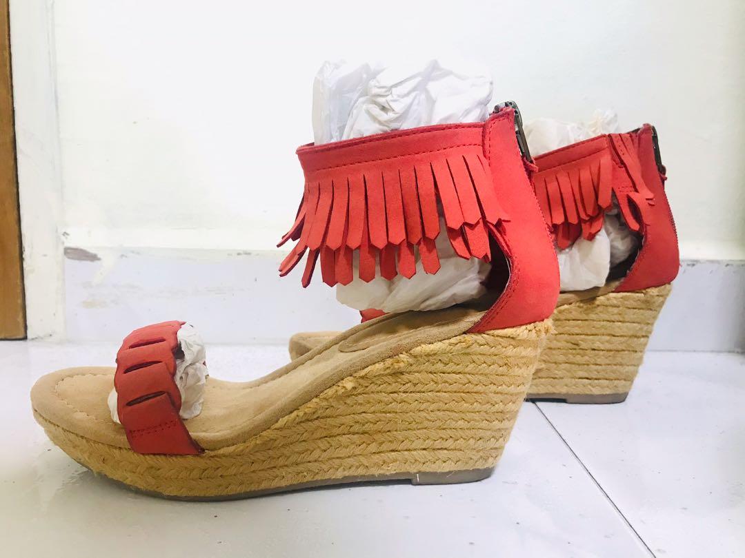 Minnetonka fringe wedges shop
