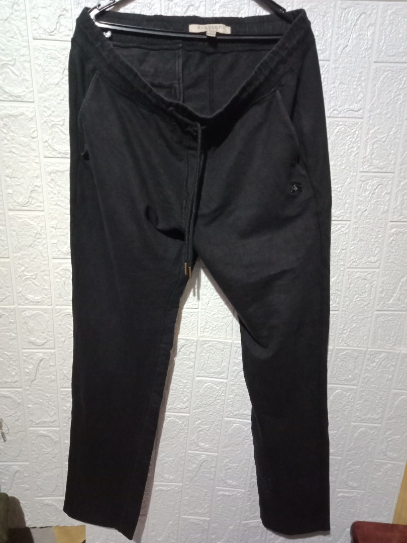 Burberry jogger pants authentic, Men's Fashion, Bottoms, Joggers on  Carousell