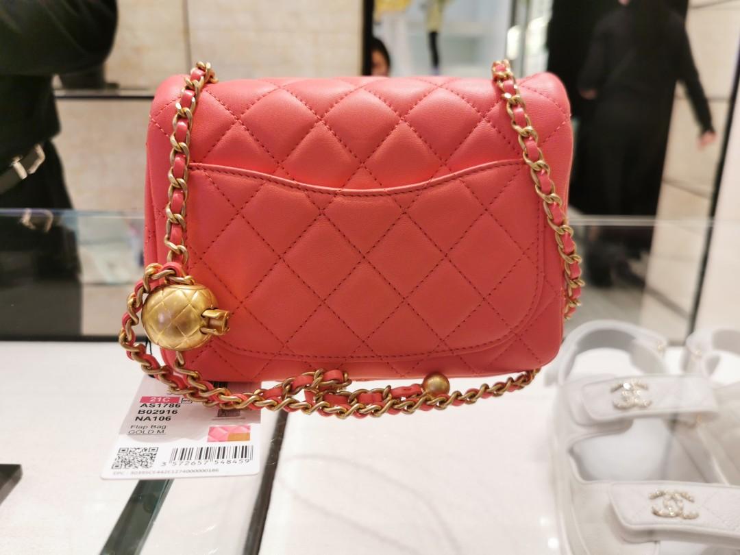 PRELOVED Chanel Pearl Crush Mini Flap Bag, Women's Fashion, Bags & Wallets,  Cross-body Bags on Carousell