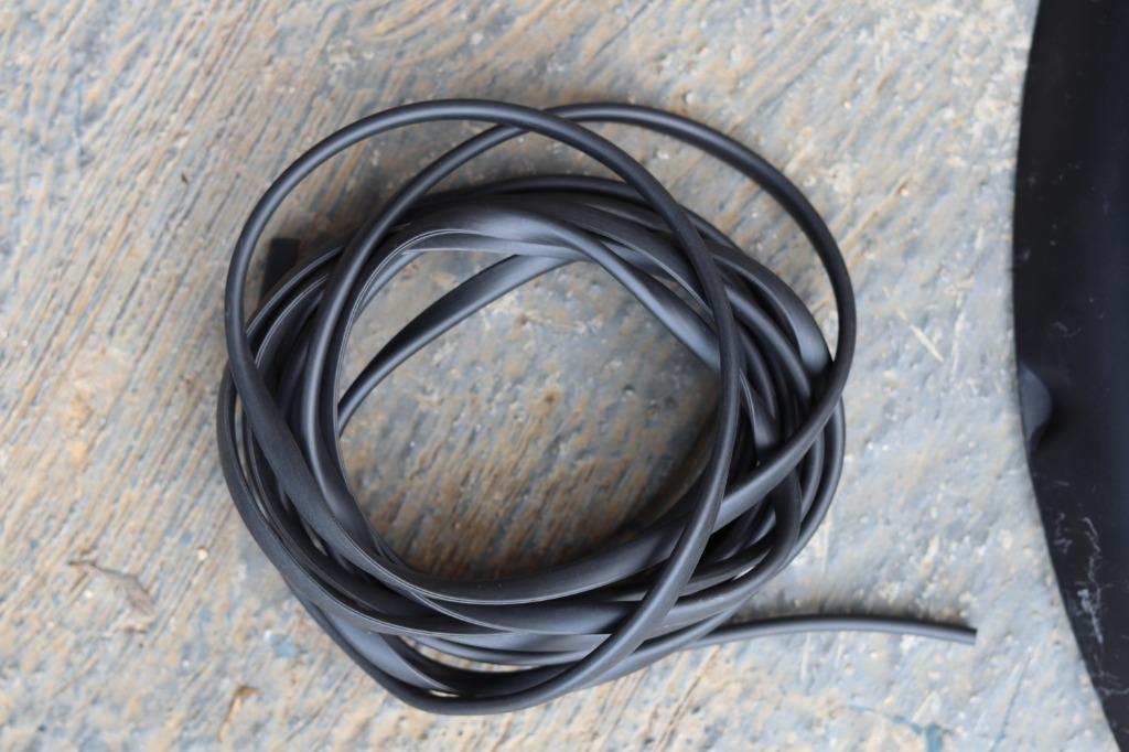 Classic Mini fibre wheel arch with rubber, Auto Accessories on Carousell