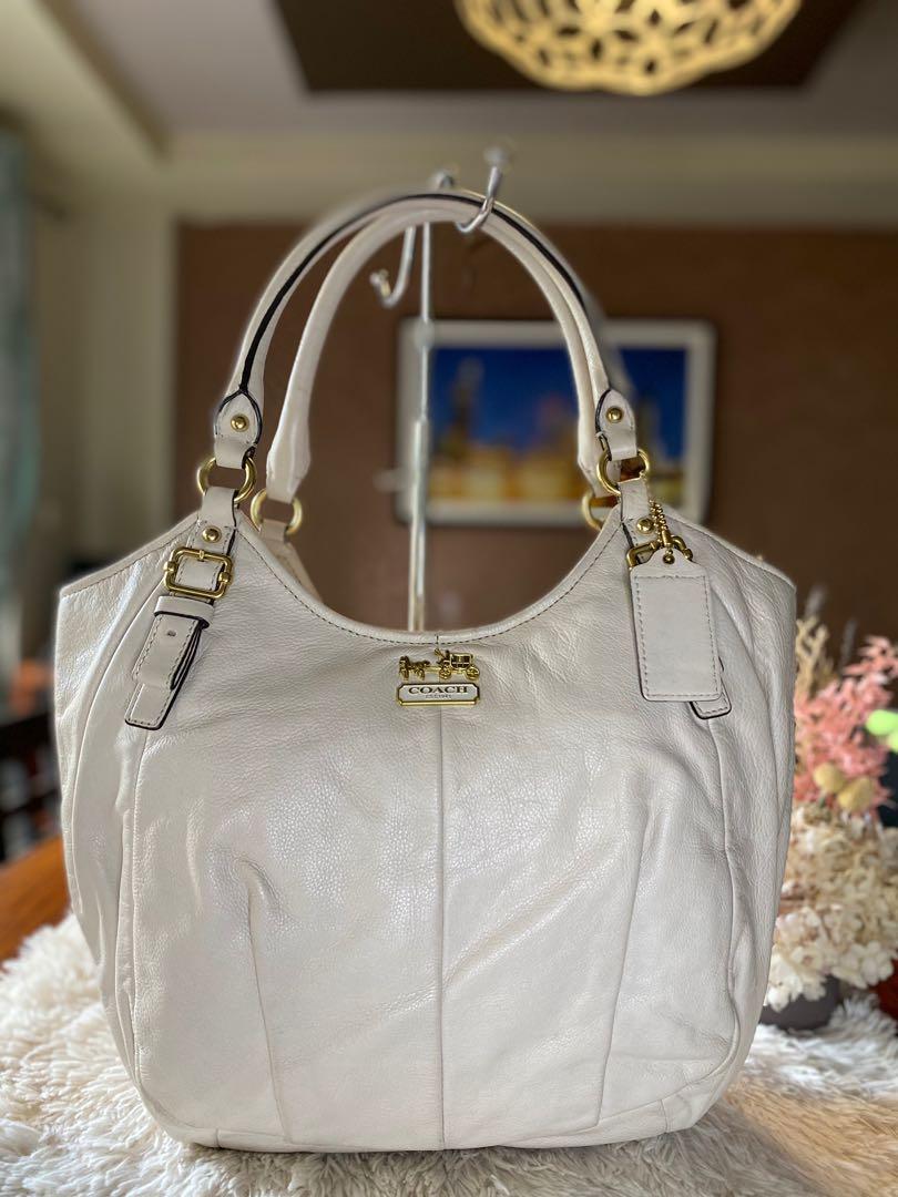 COACH white leather tote bag, Women's Fashion, Bags & Wallets, Purses &  Pouches on Carousell