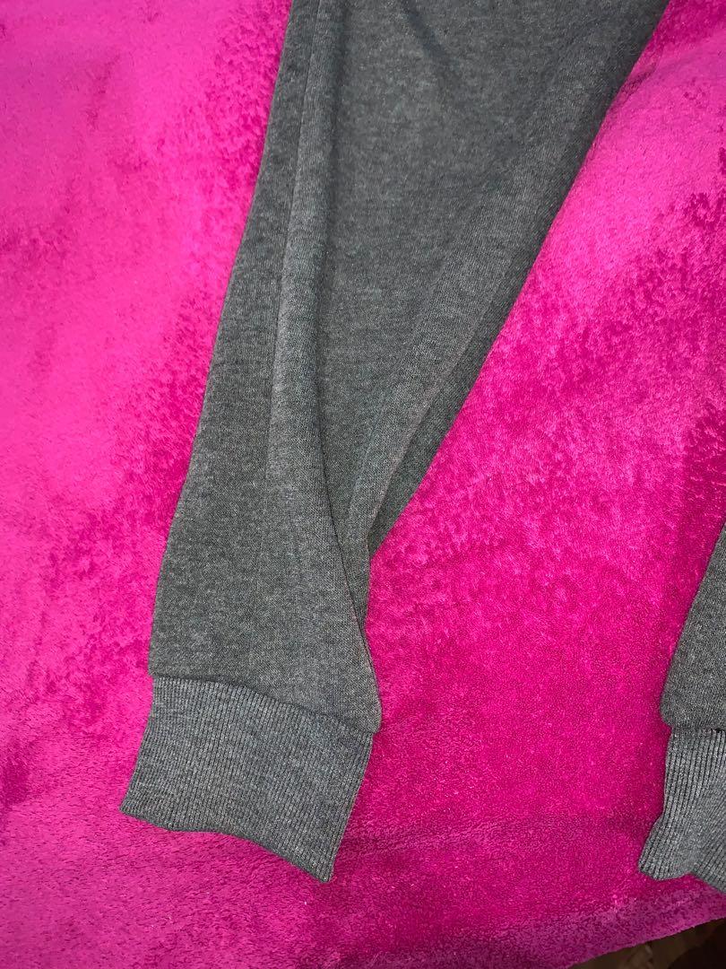 Dark Grey Sweatpants (NEW) (Category: Other Bottoms) located in Pasig City. Submitted by ysabeldc (Listing ID 1065002708, Image 2). Description: Brand new good quality unisex sweatpants ❣️ RFS: Bought for my boyfriend, too small on him. *Says XL on tag but fits small frames only. See pic for reference (I’m 5’4).