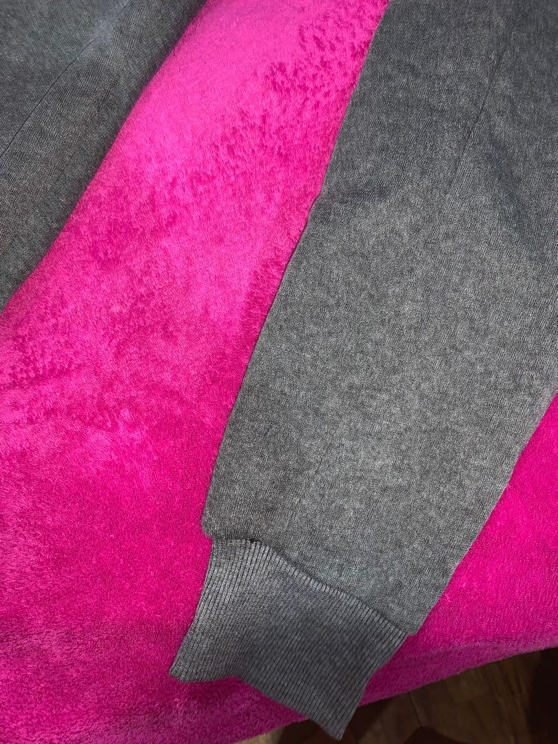 Dark Grey Sweatpants (NEW) (Category: Other Bottoms) located in Pasig City. Submitted by ysabeldc (Listing ID 1065002708, Image 3). Description: Brand new good quality unisex sweatpants ❣️ RFS: Bought for my boyfriend, too small on him. *Says XL on tag but fits small frames only. See pic for reference (I’m 5’4).