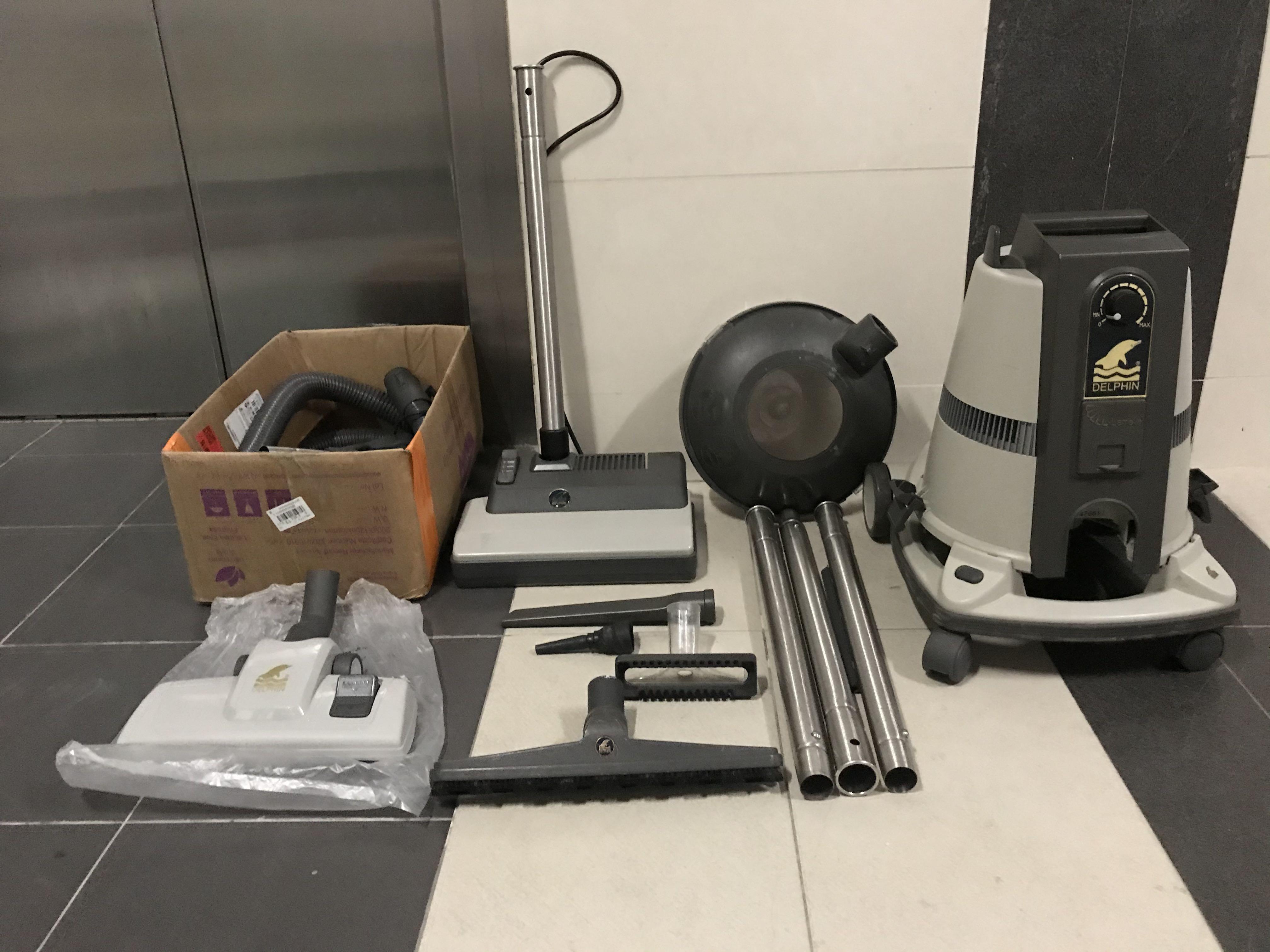 Delphin Vacuum Cleaner DP 2002 / Full Set with Accessories and Brand