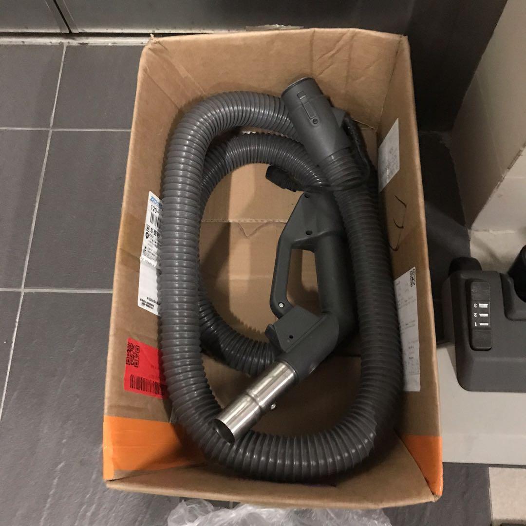 Delphin Vacuum Cleaner DP 2002 / Full Set with Accessories and Brand
