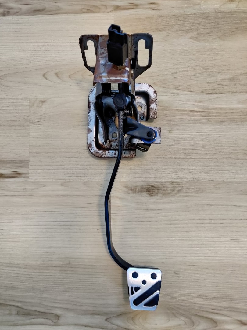 Evo 9 Clutch Pedal, Car Accessories, Accessories on Carousell