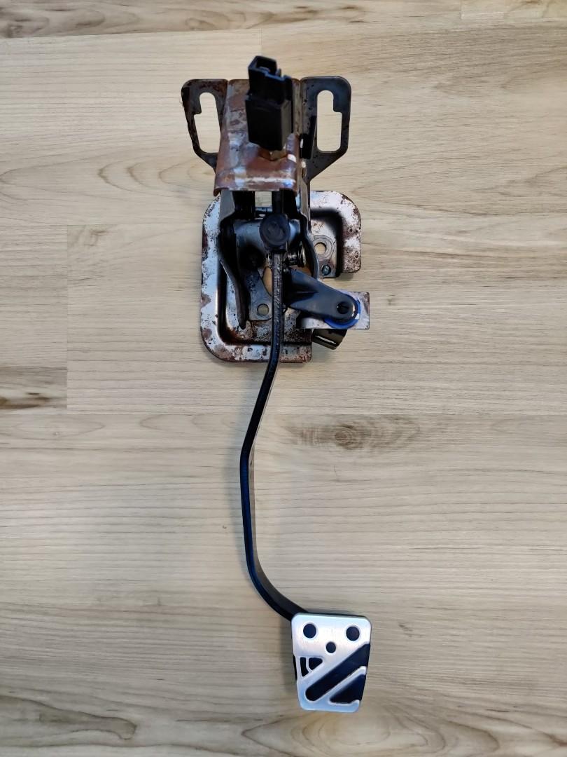 Evo 9 Clutch Pedal, Car Accessories, Accessories on Carousell